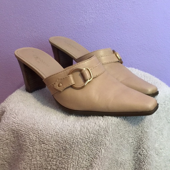 Liz Claiborne Shoes - 💗Women’s Liz Claiborne shoes💗